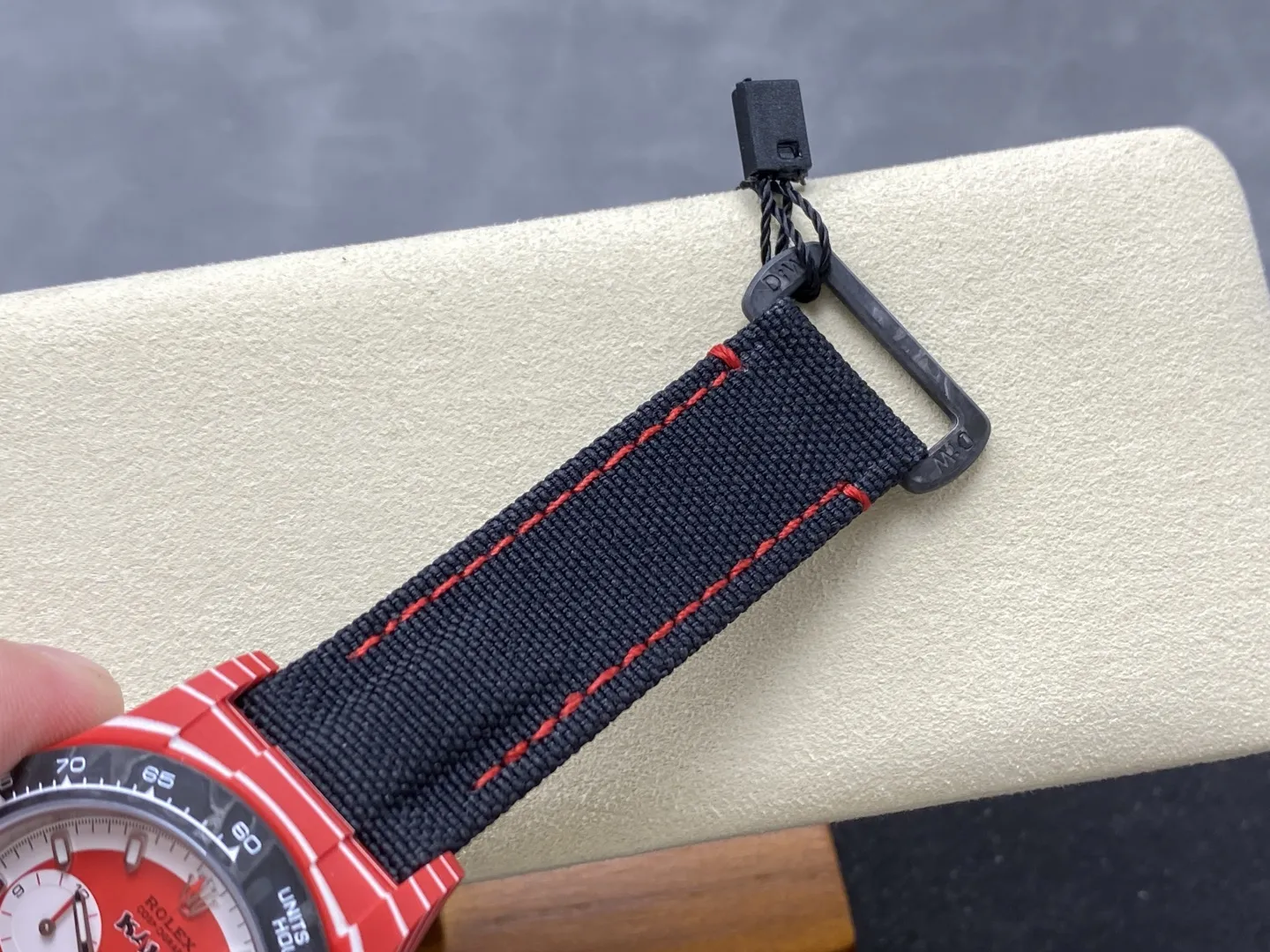 ĐỒNG HỒ ROLEX DAYTONA KAKHA KALADZE REPLICA RED CARBON NHÀ MÁY DIW 40MM (6) ĐỒNG HỒ ROLEX DAYTONA KAKHA KALADZE REPLICA RED CARBON NHÀ MÁY DIW 40MM