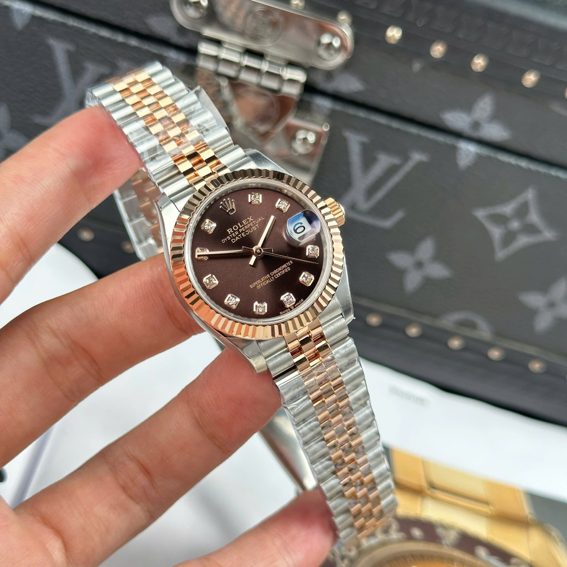 ĐỒNG HỒ ROLEX DATEJUST NỮ MẶT CHOCOLATE CỌC SỐ ĐÍNH ĐÁ NHÀ MÁY THB 31MM (11) ĐỒNG HỒ ROLEX DATEJUST NỮ MẶT CHOCOLATE CỌC SỐ ĐÍNH ĐÁ NHÀ MÁY THB 31MM (1)