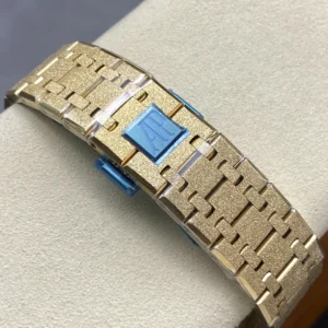 ĐỒNG HỒ AUDEMARS PIGUET ROYAL OAK 26240 REPLICA 11 FROSTED GOLD MẶT SỐ VÀNG ĐEN APS FACTORY 41MM 7 DONG HO AUDEMARS PIGUET ROYAL OAK 26240 REPLICA 11 FROSTED GOLD MAT SO VANG DEN APS FACTORY 41MM 4