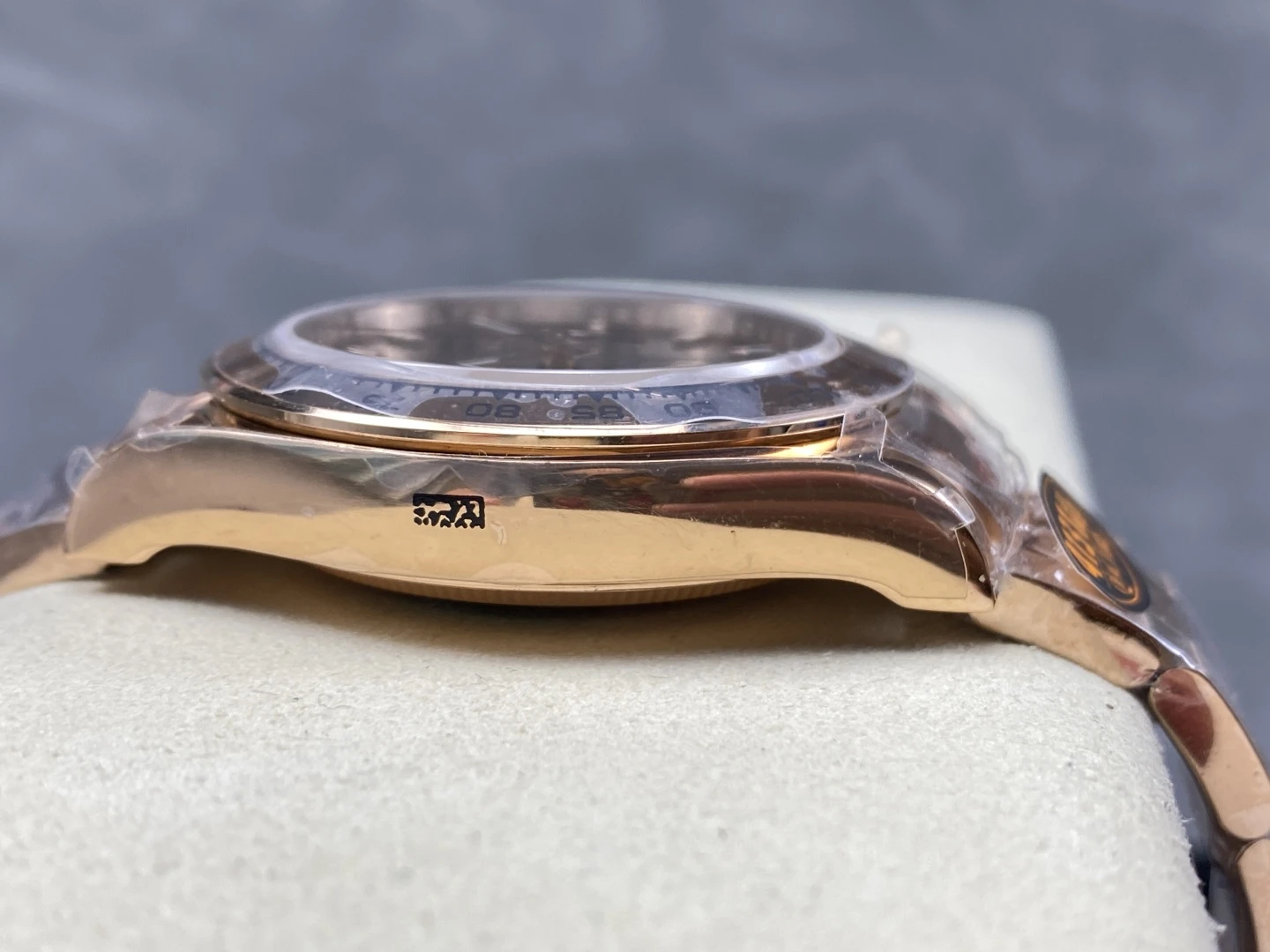 ĐỒNG HỒ ROLEX DAYTONA 126505-0005 REPLICA MẠ VÀNG HỒNG MẶT SỐ CHOCOLATE CỌC DẠ QUANG QF FACTORY 40MM (4) DONG HO ROLEX DAYTONA 126505 0005 REPLICA MA VANG HONG MAT SO CHOCOLATE COC DA QUANG QF FACTORY 40MM 4