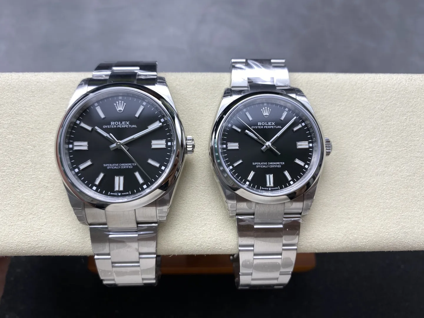 ĐỒNG HỒ ROLEX OYSTER PERPETUAL M124300-0002 REPLICA CAO CẤP MẶT SỐ MÀU ĐEN 36-42MM (10) DONG HO ROLEX OYSTER PERPETUAL M124300 0002 REPLICA CAO CAP MAT SO MAU DEN 36 42MM 10