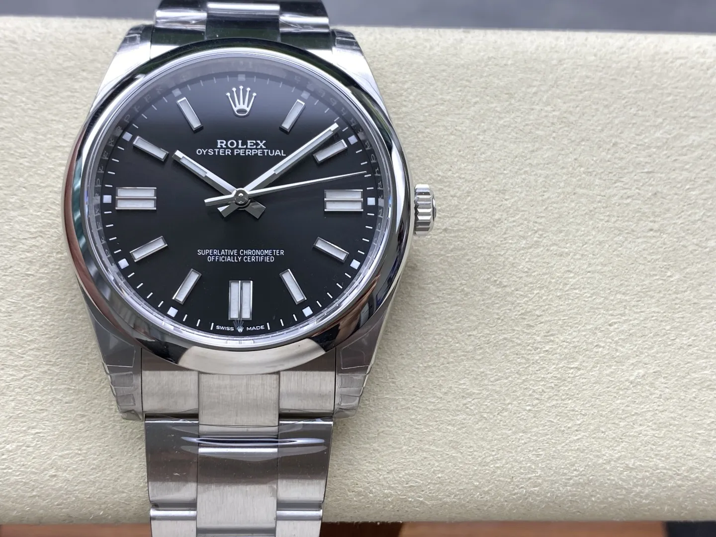 ĐỒNG HỒ ROLEX OYSTER PERPETUAL M124300-0002 REPLICA CAO CẤP MẶT SỐ MÀU ĐEN 36-42MM (11) DONG HO ROLEX OYSTER PERPETUAL M124300 0002 REPLICA CAO CAP MAT SO MAU DEN 36 42MM 11