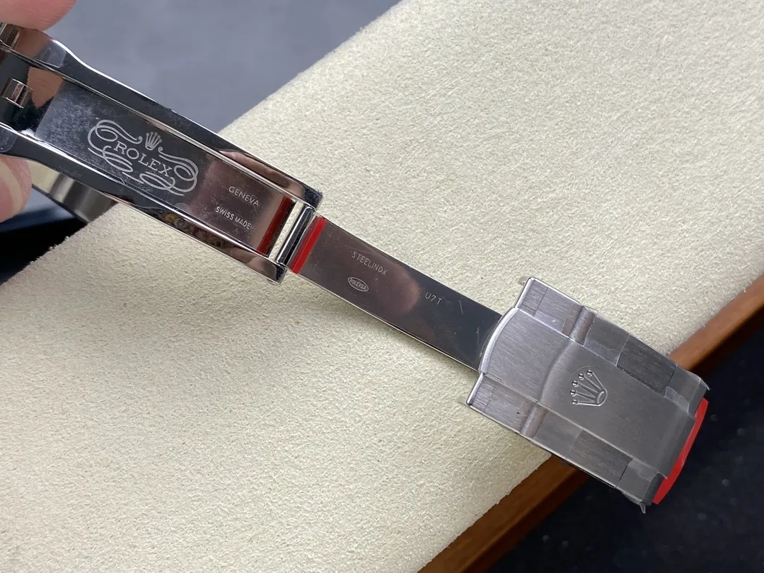 ĐỒNG HỒ ROLEX OYSTER PERPETUAL M124300-0007 REPLICA CAO CẤP MẶT SỐ MÀU ĐỎ VS FACTORY 36MM (1) DONG HO ROLEX OYSTER PERPETUAL M124300 0007 REPLICA CAO CAP MAT SO MAU DO VS FACTORY 36MM 1