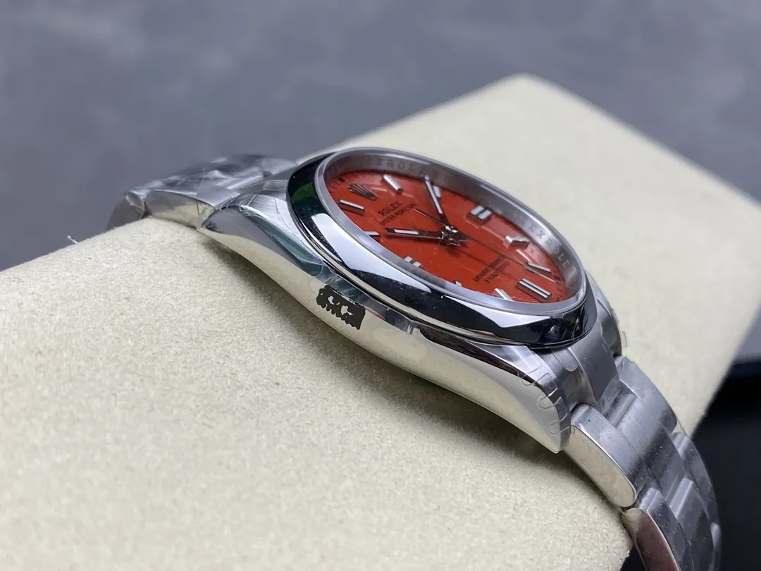 ĐỒNG HỒ ROLEX OYSTER PERPETUAL M124300-0007 REPLICA CAO CẤP MẶT SỐ MÀU ĐỎ VS FACTORY 36MM (5) DONG HO ROLEX OYSTER PERPETUAL M124300 0007 REPLICA CAO CAP MAT SO MAU DO VS FACTORY 36MM 5