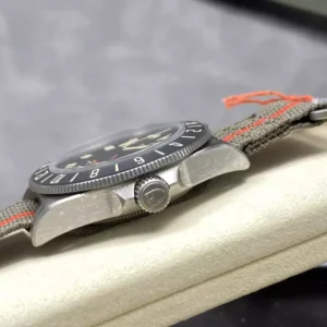 TUDOR PELAGOS GMT REPLICA WATCH TITANIUM CASE BLACK DIAL FABRIC STRAP 42MM 7 DONG HO TUDOR PELAGOS GMT REPLICA 11 VO TITANIUM MAT SO MAU DEN DAY VAI 42MM 4