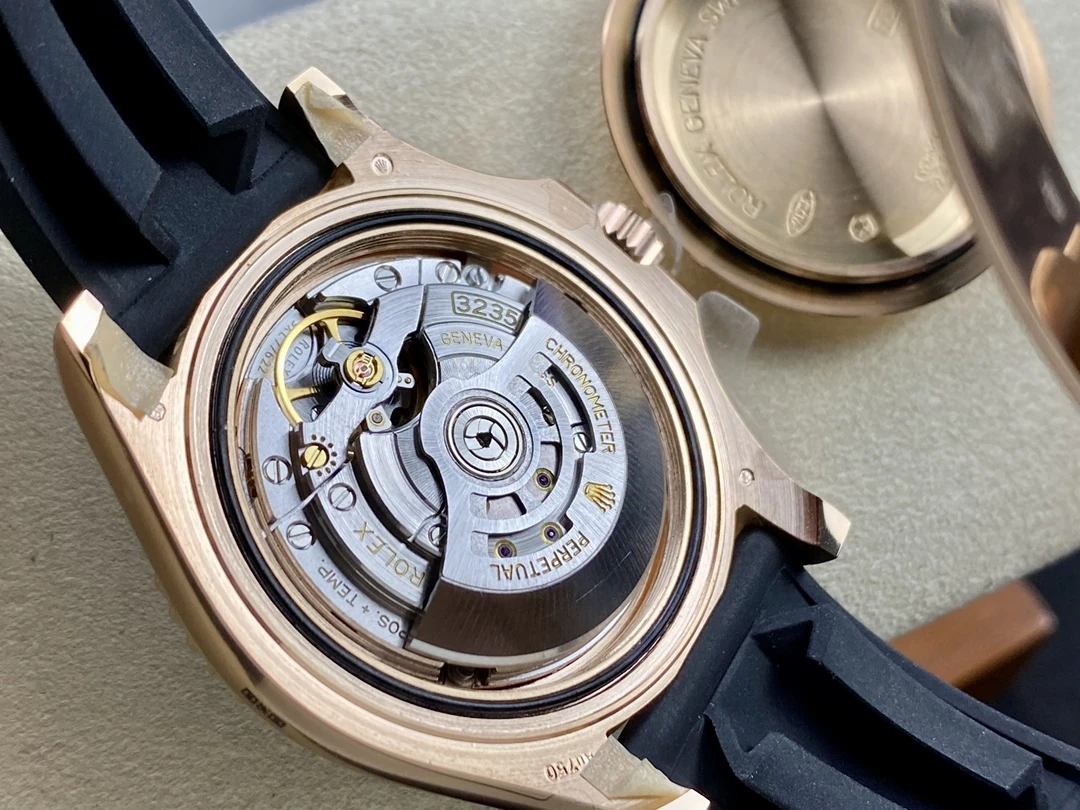 ĐỒNG HỒ ROLEX YACHT-MASTER REPLICA TINH CHỈNH TRỌNG LƯỢNG BẢN MẠ VÀNG HỒNG MẶT ĐEN CHUẨN AUTH AR FACTORY 40MM (3) DONG HO ROLEX YACHT MASTER REPLICA TINH CHINH TRONG LUONG BAN MA VANG HONG MAT DEN CHUAN AUTH AR FACTORY 40MM 3