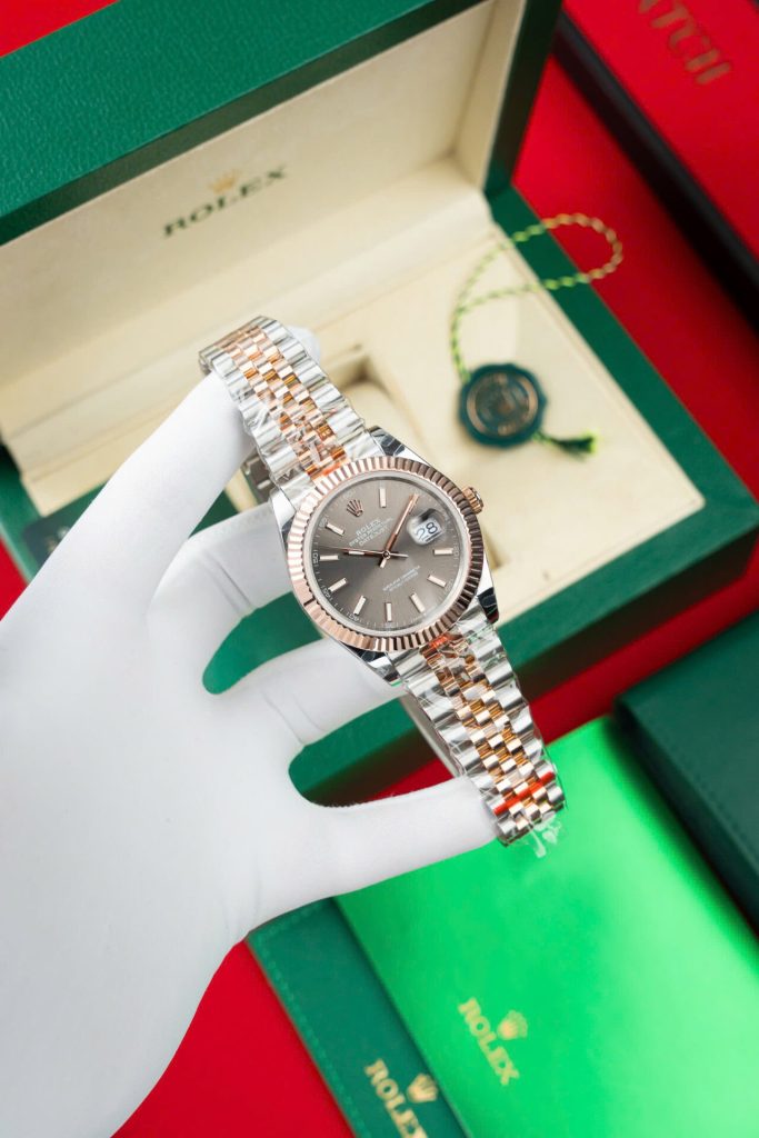 Replica Rolex Datejust: Timeless Super Clone Review & Buyer’s Guide 2 Replica Rolex Datejust Timeless Super Clone Review & Buyer’s Guide